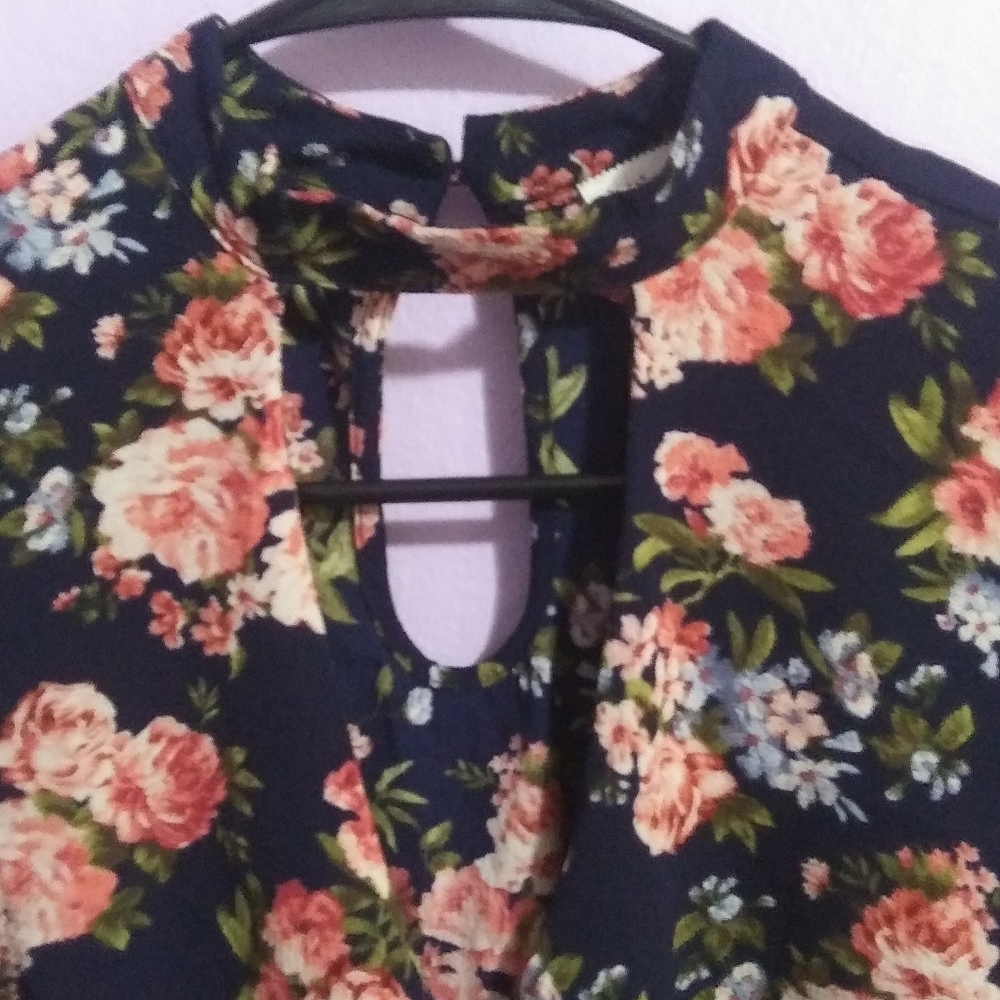 Faith and joy navy floral cold shoulder blouse - Picture 4 of 6
